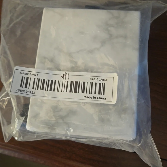 Unisex 2 Carat Moissanite 925 Sterling Silver 18K Golden Plated Ring Size 9 - Picture 8 of 8